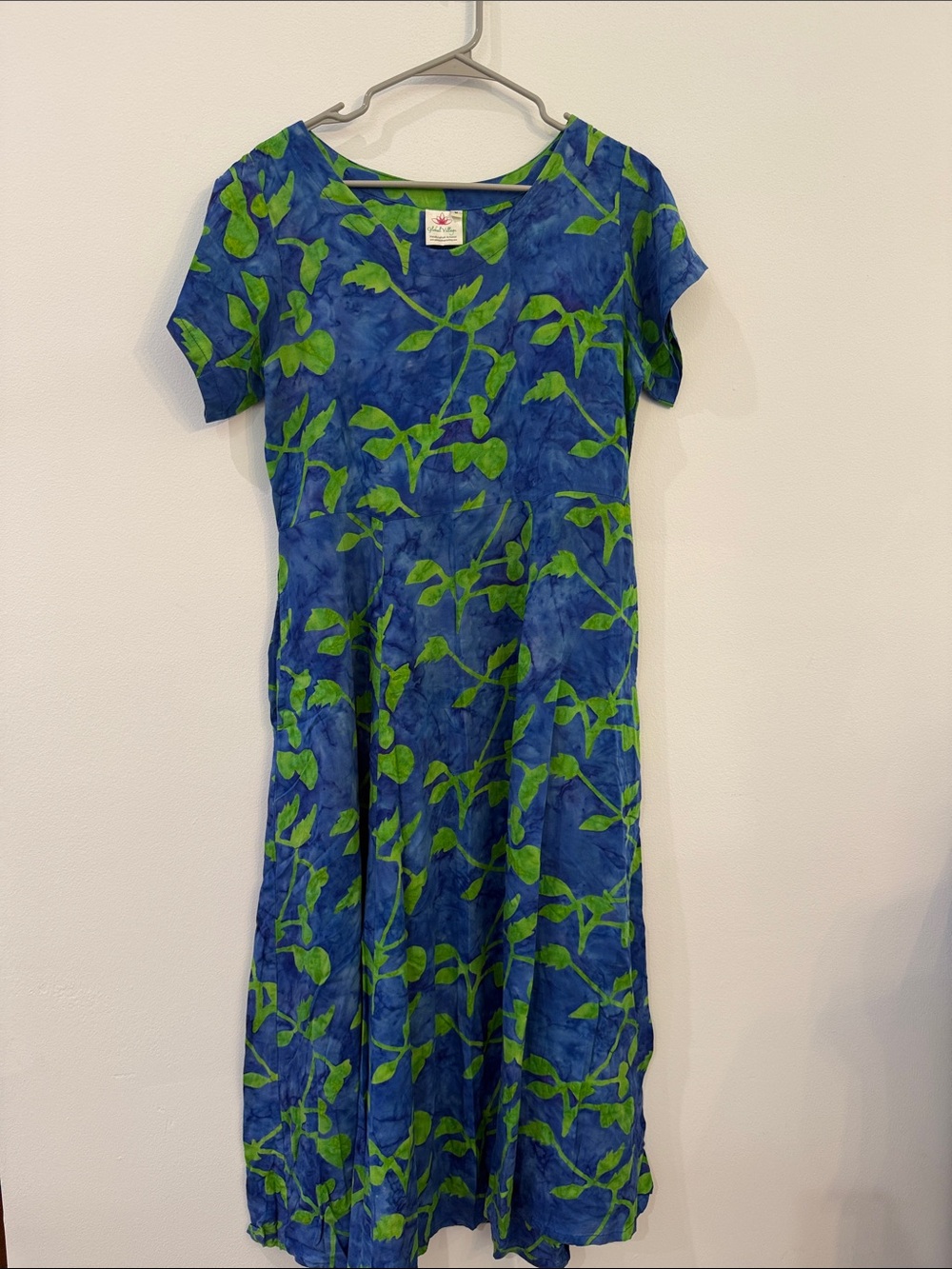 Blue Midi Dress with Green Leaf Print — Casual A-Line